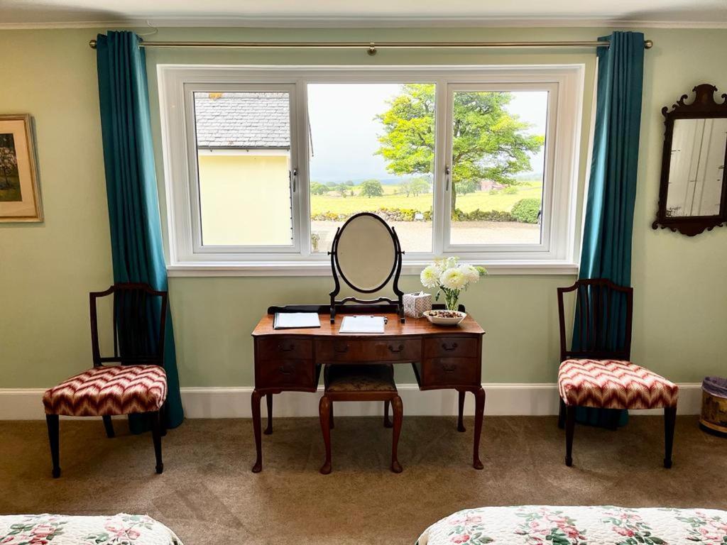 Bed and Breakfast Whitehouse Uplawmoor Exterior foto